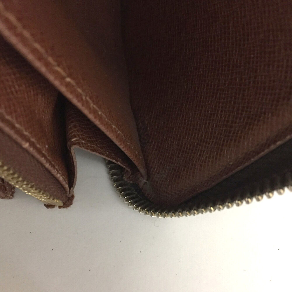 LOUIS VUITTON Monogram Zippy Wallet