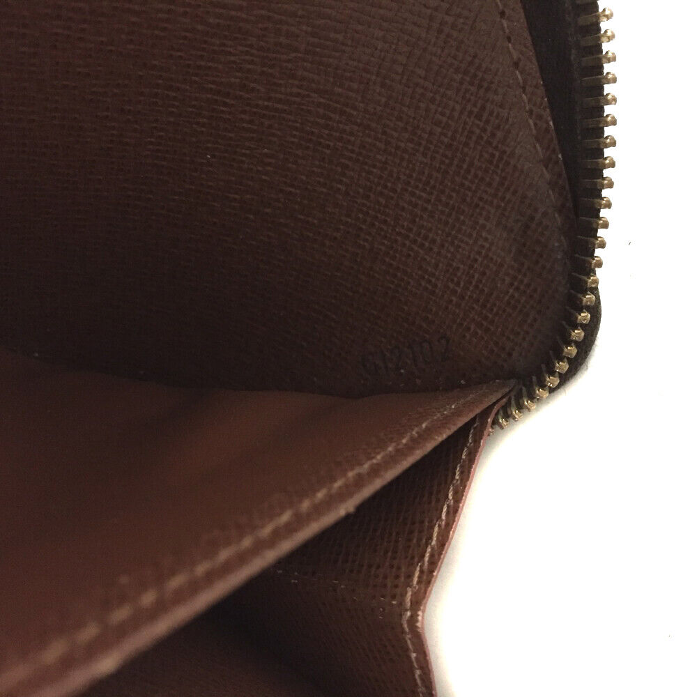 LOUIS VUITTON Monogram Zippy Wallet