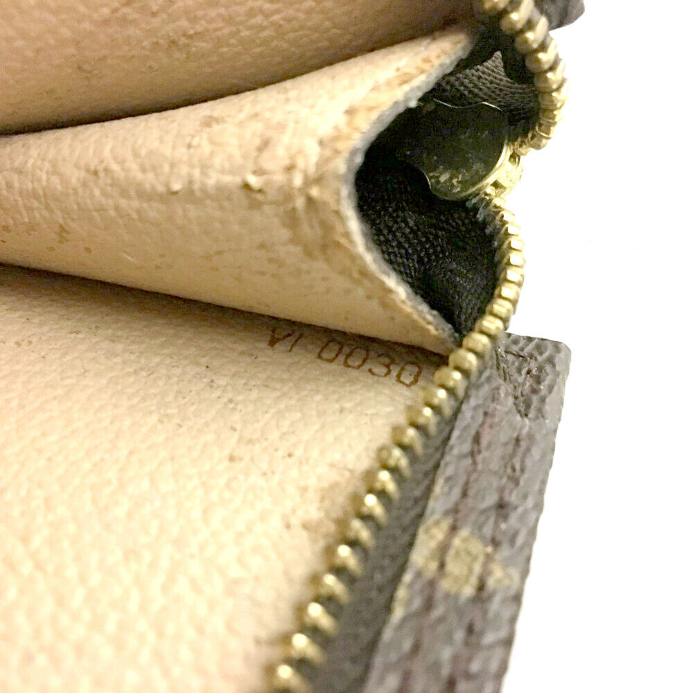 LOUIS VUITTON Monogram Toiletry Pouch 15