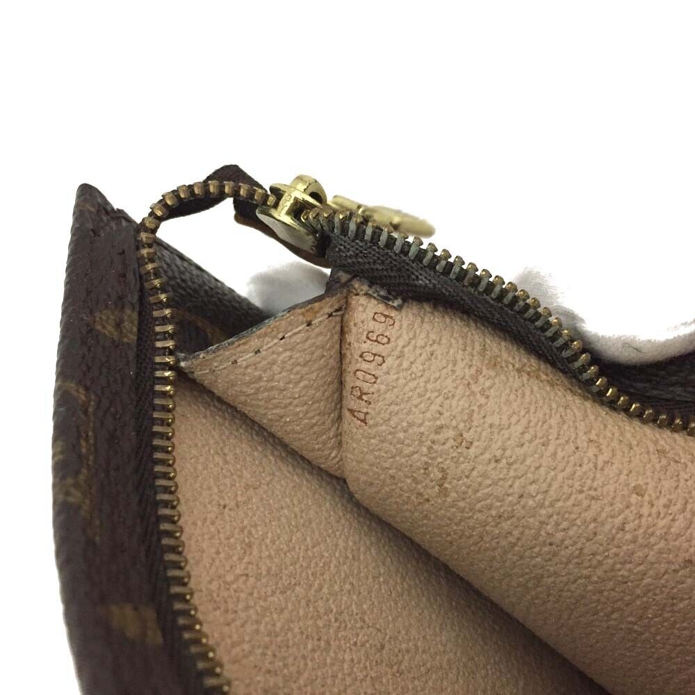 LOUIS VUITTON Monogram Toiletry Pouch 15