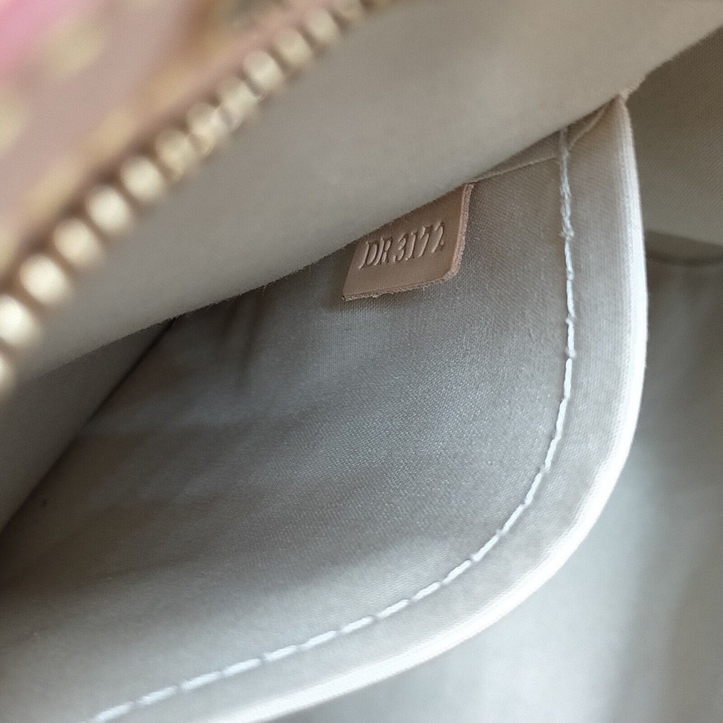 LOUIS VUITTON Vernis Brea MM Citrine