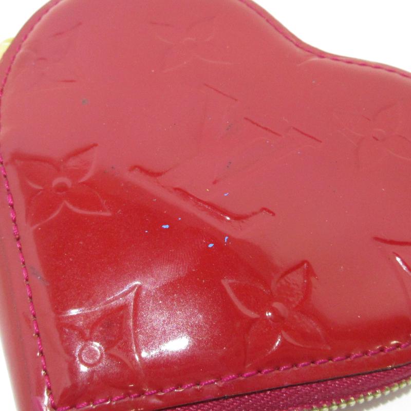 LOUIS VUITTON Vernis Coeur Heart Coin Purse Pomme D'Amour