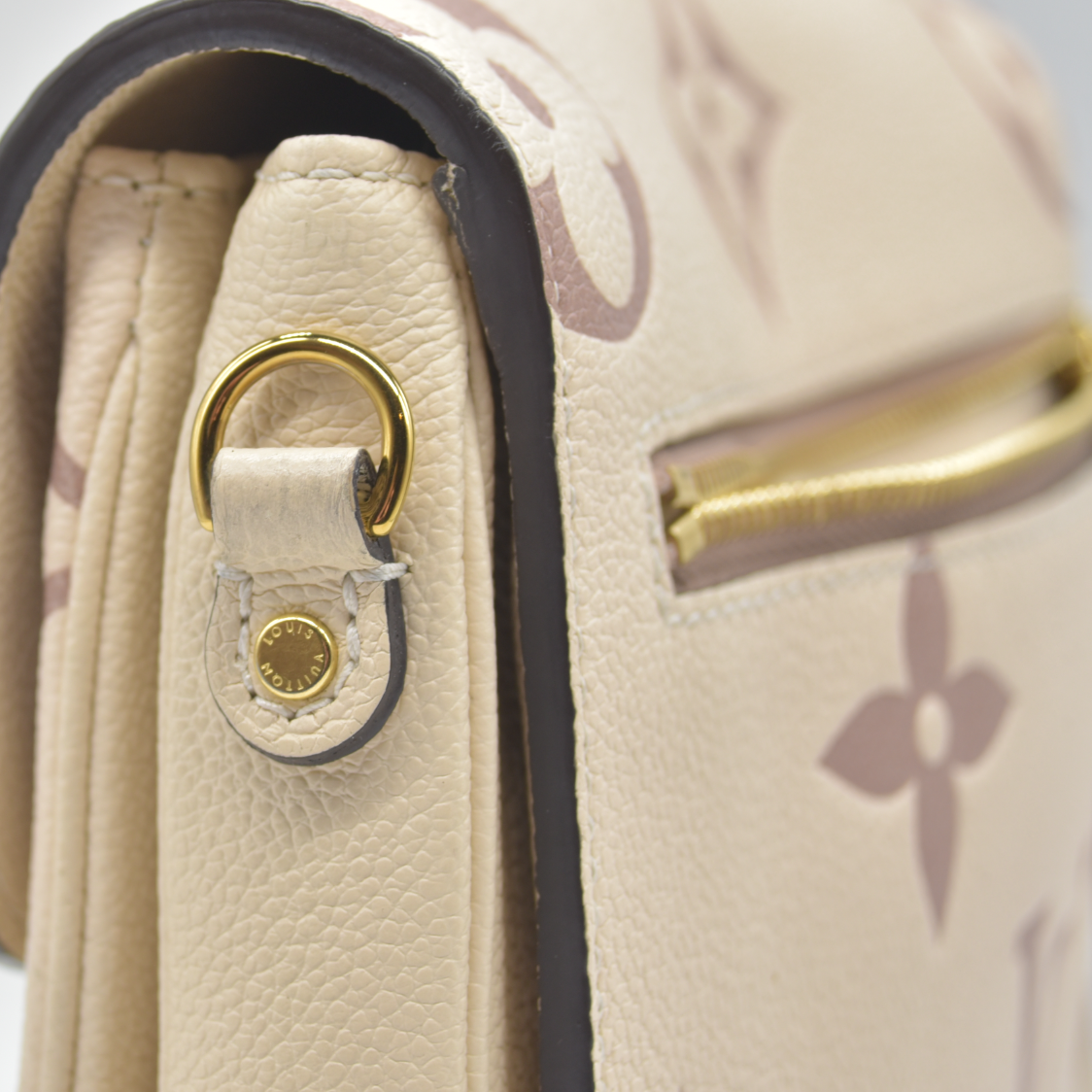 $3100 Louis Vuitton Empreinte Monogram Giant Pochette Metis Creme Bois De Rose RFID