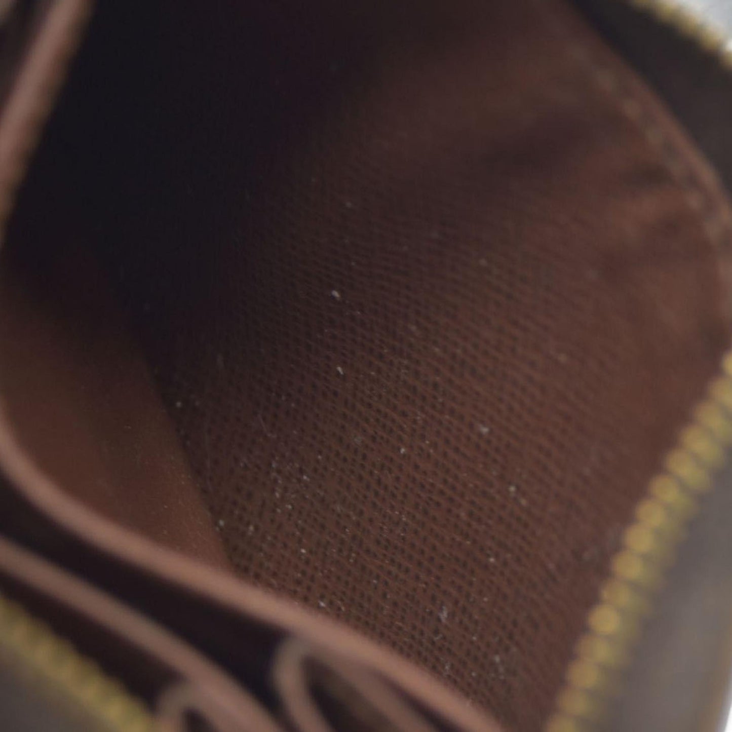 $545 Louis Vuitton Monogram Zip Coin Wallet