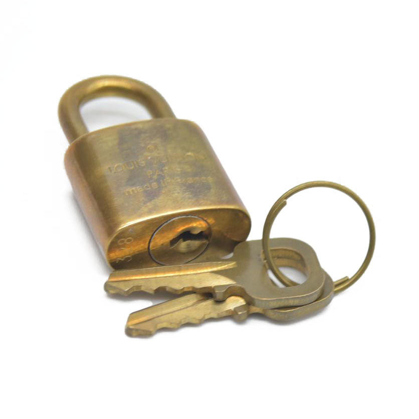 Louis Vuitton Brass Lock and Key Set #328