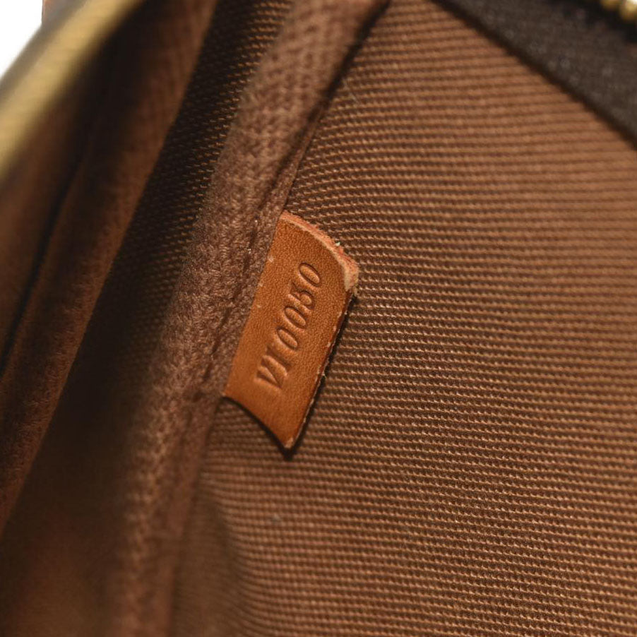 LOUIS VUITTON Monogram Pochette Accessories VI0050