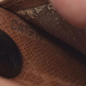 $505 Louis Vuitton Monogram Small Ring Agenda Cover CA1919