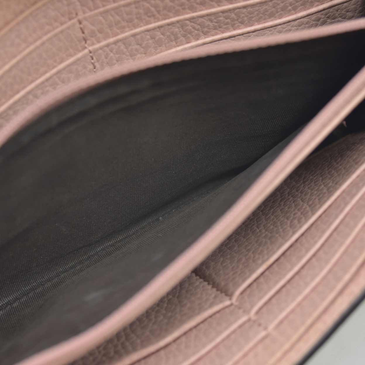 $710 Gucci Dollar Calfskin GG Supreme Monogram GG Marmont Continental Wallet Pink Oatmeal