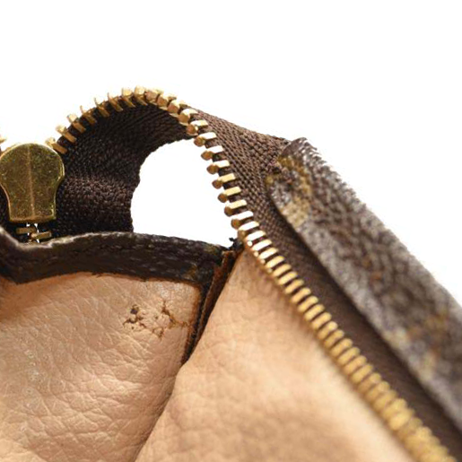 LOUIS VUITTON Monogram Toiletry Pouch 26 1984