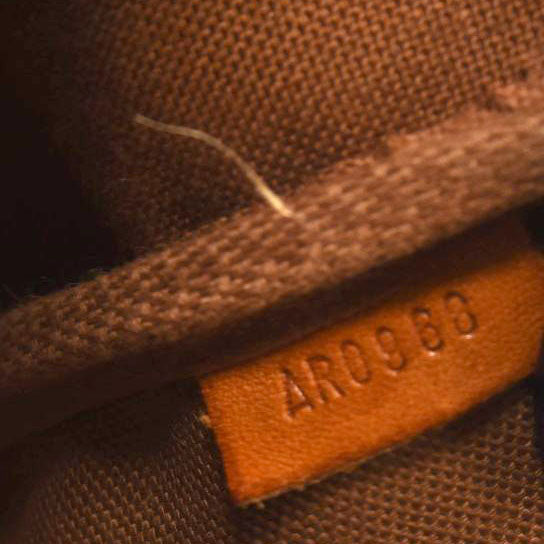 LOUIS VUITTON Monogram Pochette Accessories NM AR0968