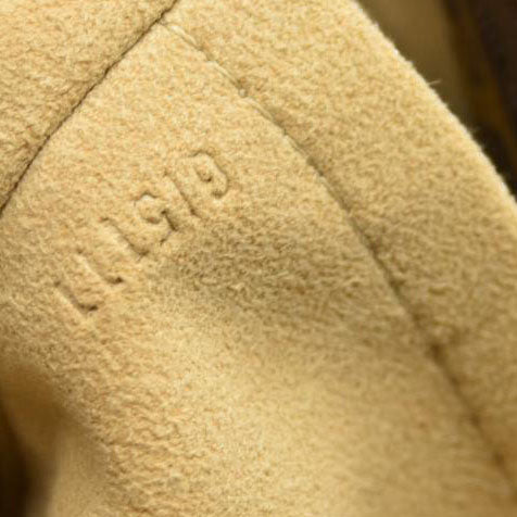 Louis Vuitton Monogram Artsy MM GI5111