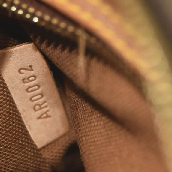 LOUIS VUITTON Trotteur Monogram Shoulder Bag AR0062