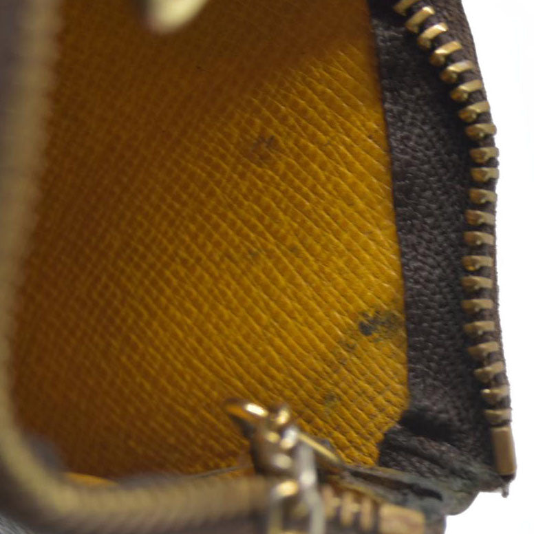 $530 CONSIGNMENT Louis Vuitton Monogram Groom Key Pouch