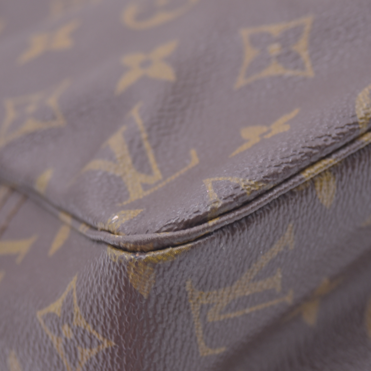 $600 1982 LOUIS VUITTON Trousse Toilette 28 Monogram Pouch M47522 821