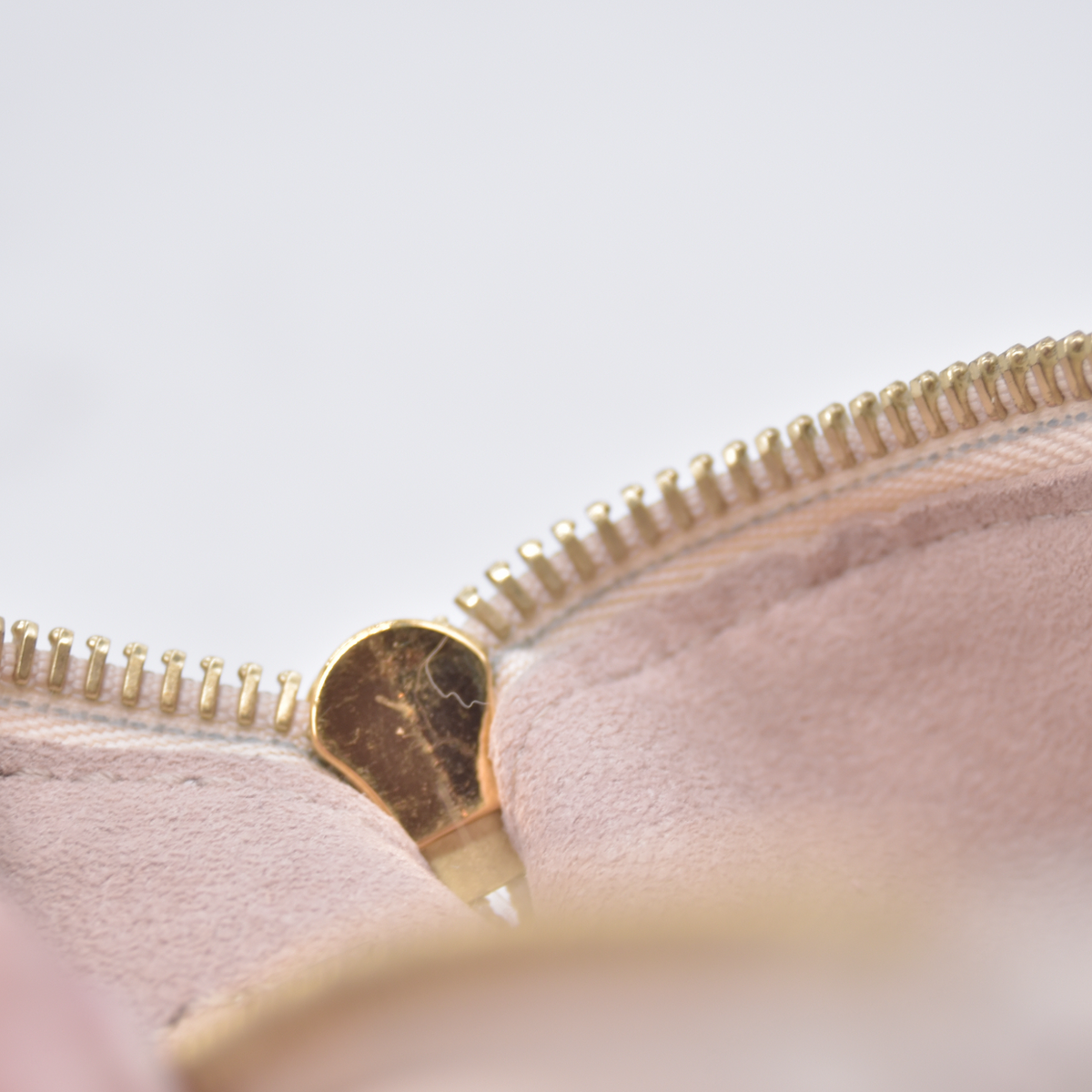$1250 Louis Vuitton Bi-Color Monogram Rose Trianon Empreinte Pochette 10021370