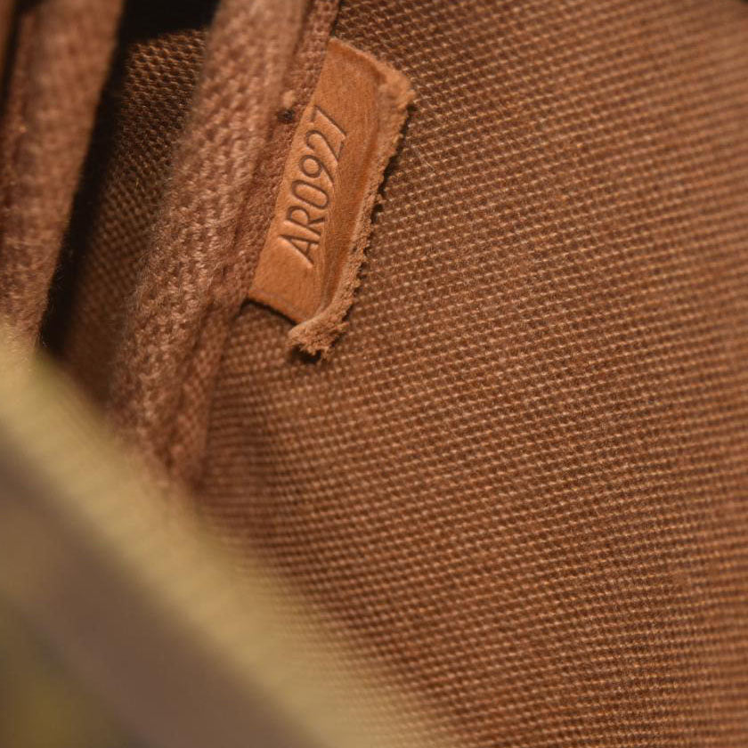 Louis Vuitton Monogram Pochette Accessories AR0927