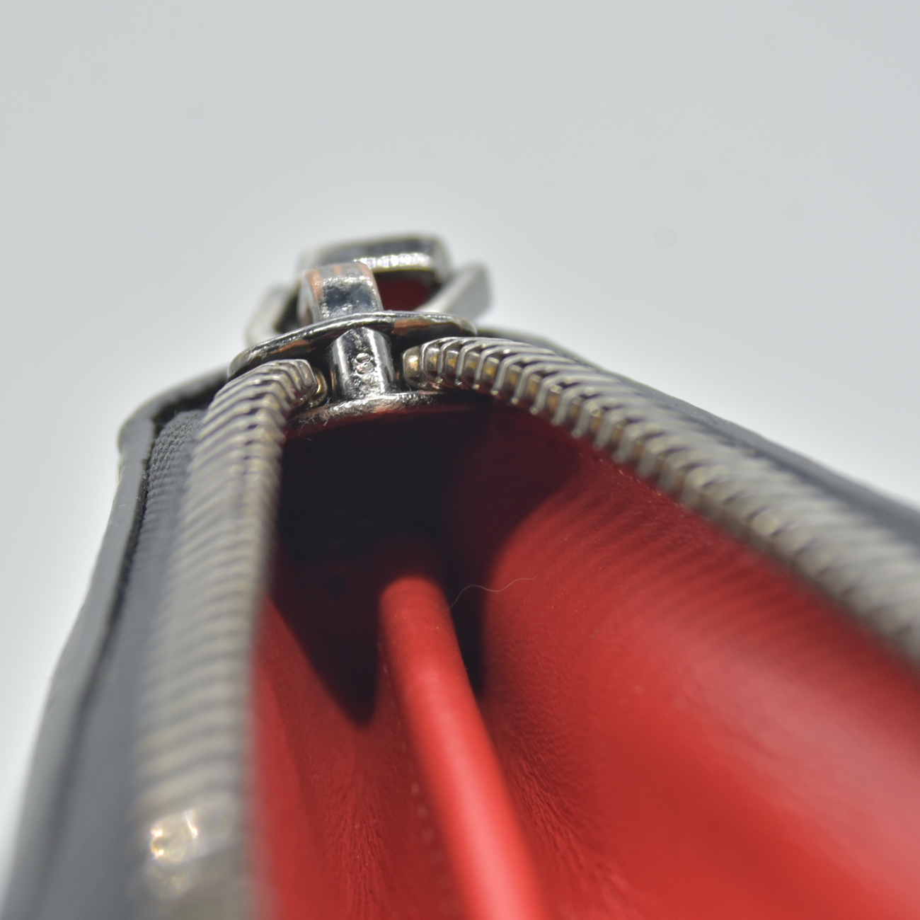 $790 Christian Louboutin Calfskin Panettone Zip Around Wallet Loubi Black