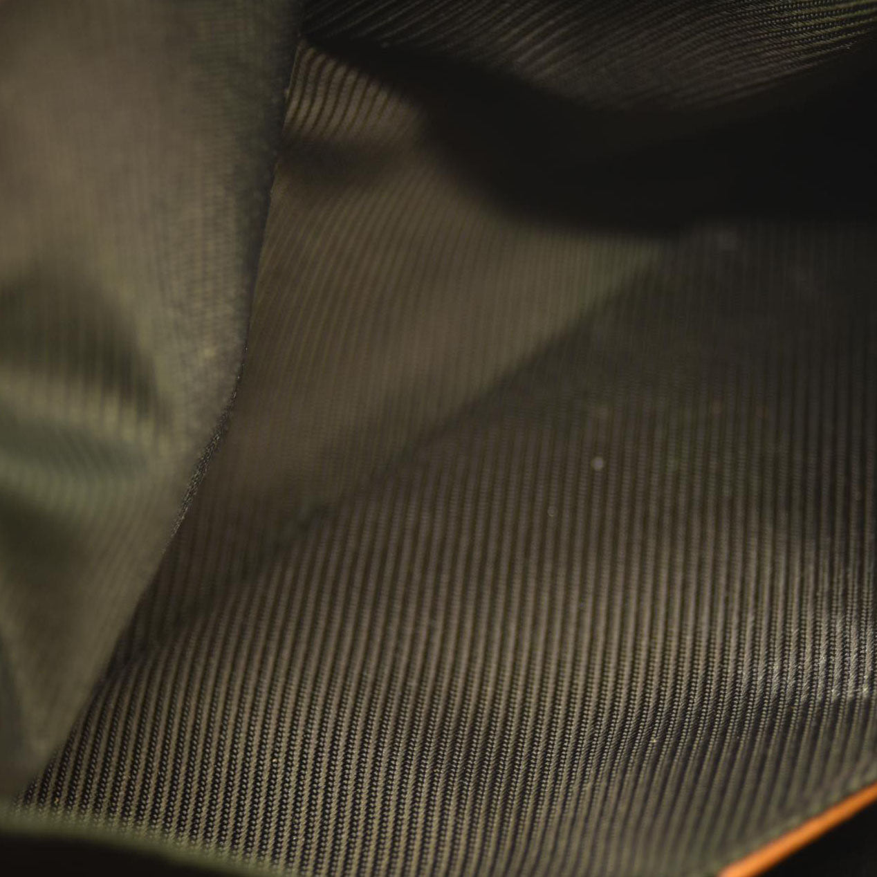 GUCCI GG Logo Shelly Canvas Cosmetic Pouch Bag