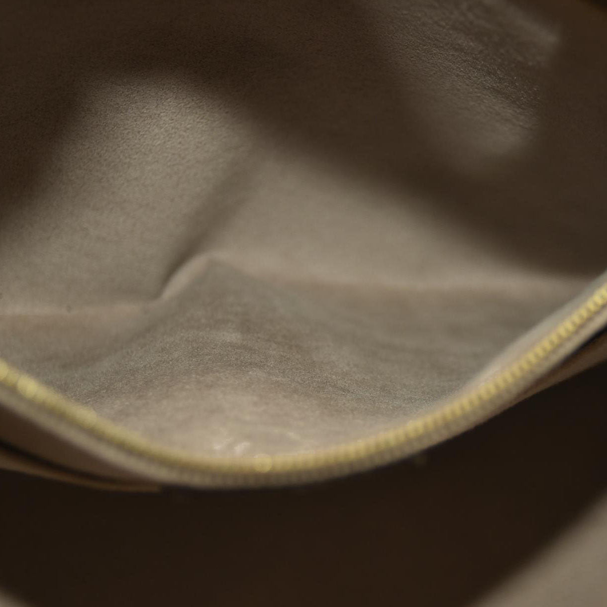 Louis Vuitton Empreinte Monogram Giant Onthego MM Tourterelle