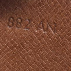 $770 Louis Vuitton Monogram Portefeiulle Sarah Long Bifold Wallet Brown 882AN