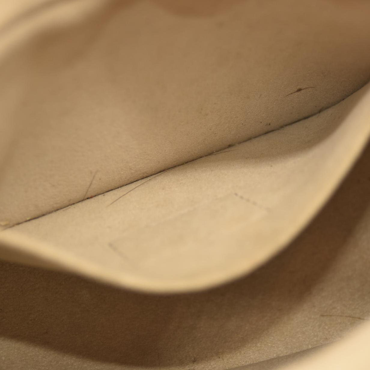 LOUIS VUITTON Empreinte Monogram Giant Bagatelle NM Rose Trianon Creme