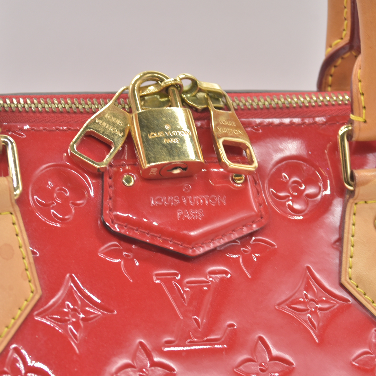 $2350 2014 LOUIS VUITTON Vernis Montebello MM Red DR3154