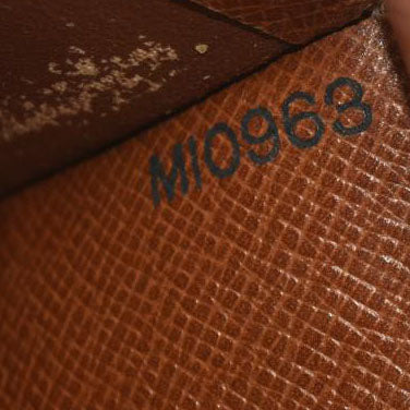 Louis Vuitton Monogram Passport Cover MI0963