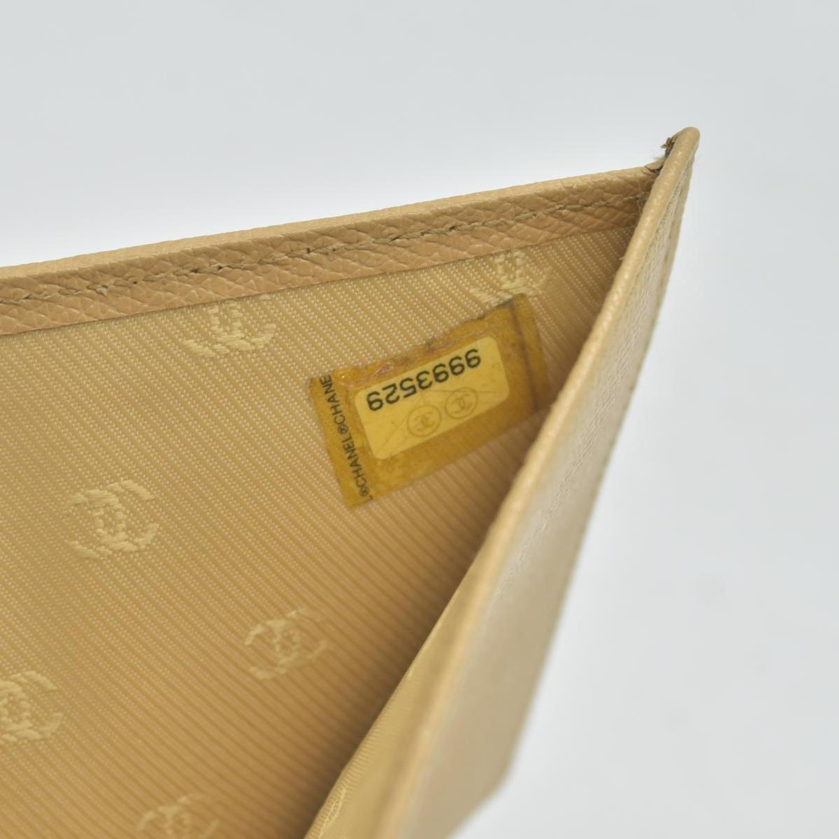 $550 Chanel Vintage Enamel Button Compact Wallet CONSIGNMENT