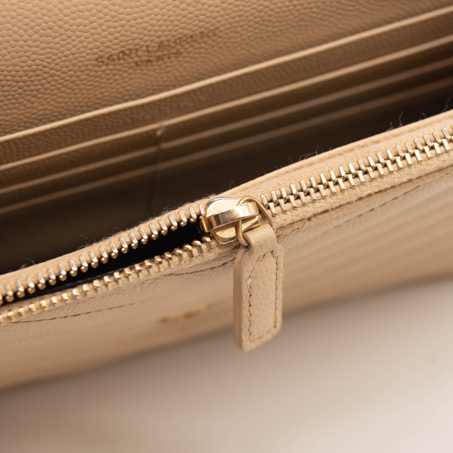 SAINT LAURENT Grain De Poudre Matelasse Chevron Monogram Envelope Chain Wallet Beige