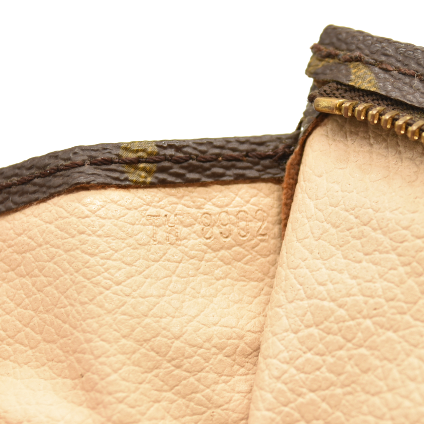 Louis Vuitton Monogram Toiletry Pouch 26 842