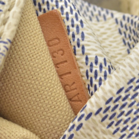 $1270 2010 Louis Vuitton Damier Azur Totally PM AR1130