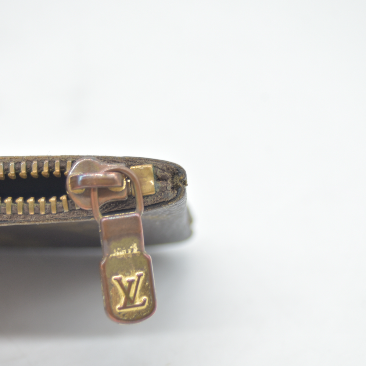 $345 1991 Louis Vuitton Monogram Key Pouch ET1901