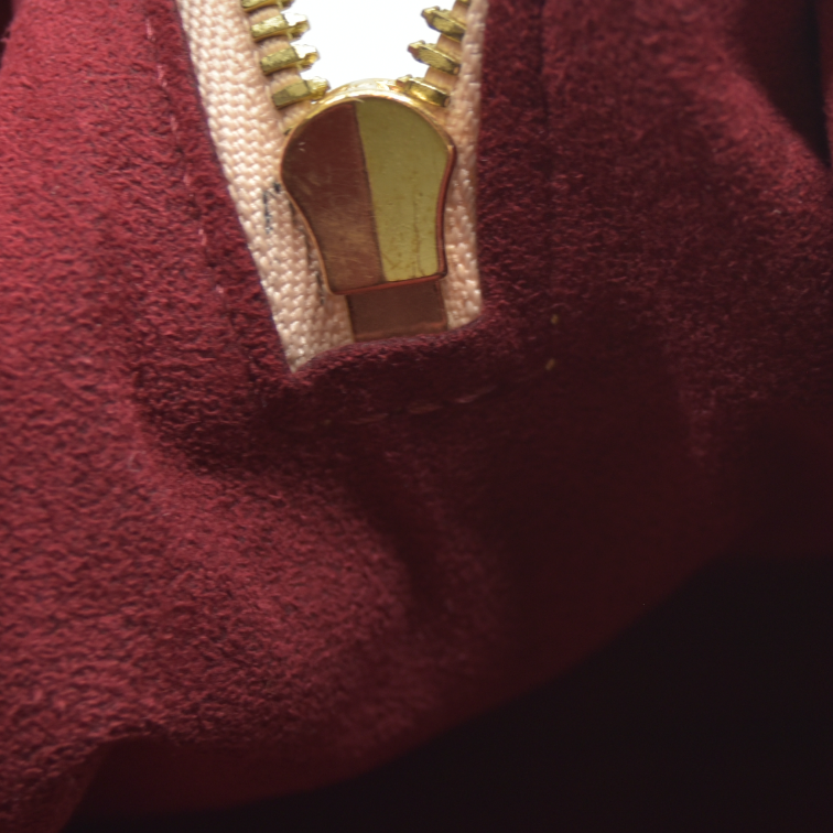 $2410 Louis Vuitton Multicolore Monogram Claudia