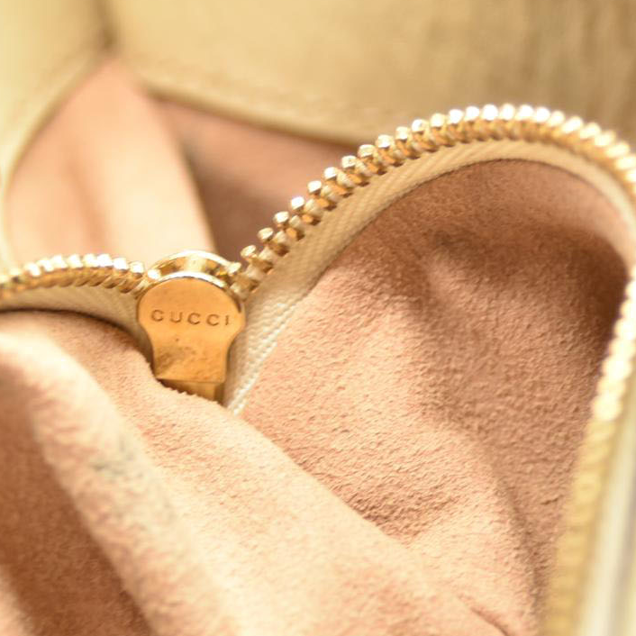 AUCTION $1990 Gucci GG Supreme Monogram Medium Padlock Tote White