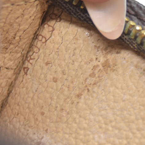 Louis Vuitton Monogram Cosmetics Pouch AR0939