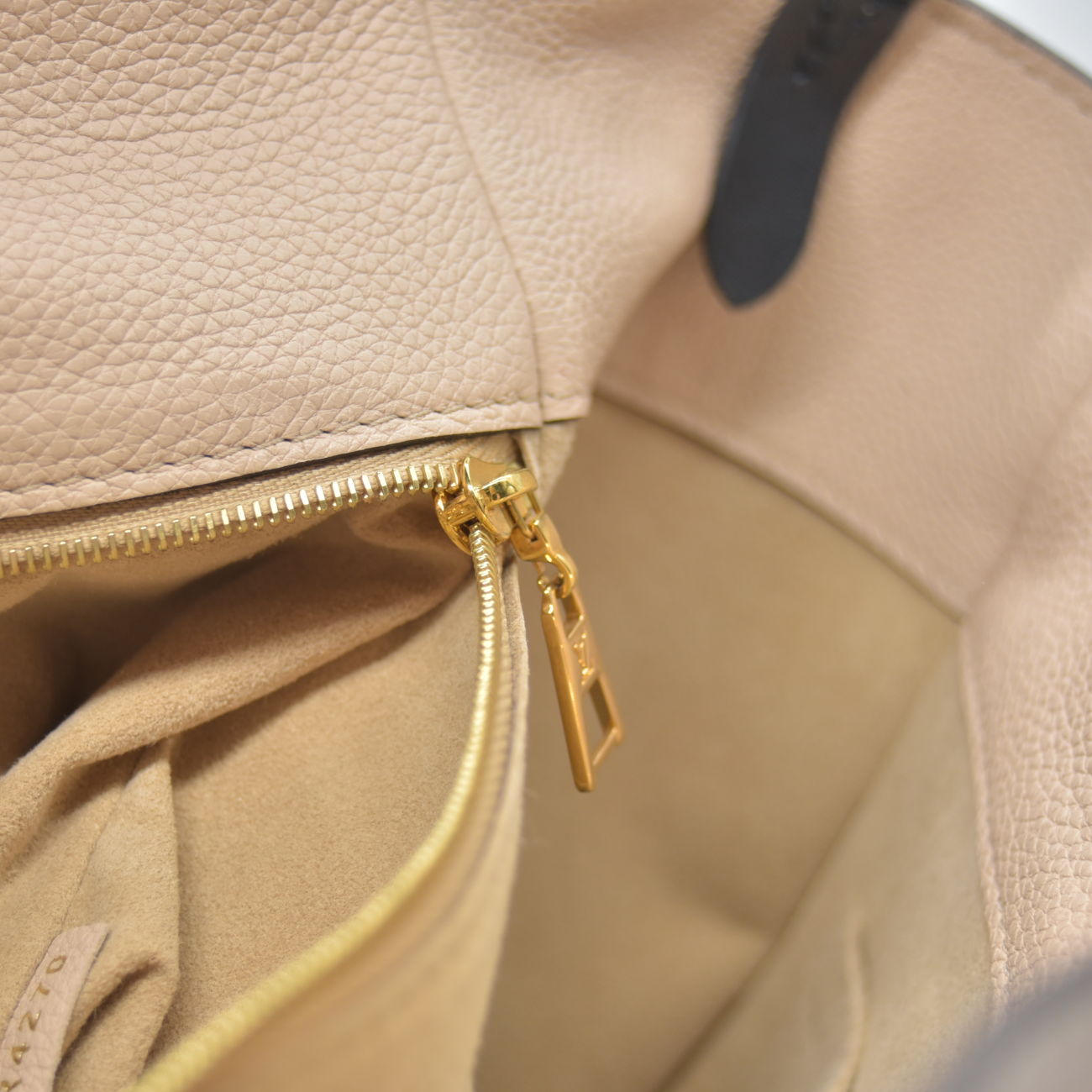 $4700 2020 Louis Vuitton Calfskin Monogram On My Side MM Laurier Green Toffee Latte Beige