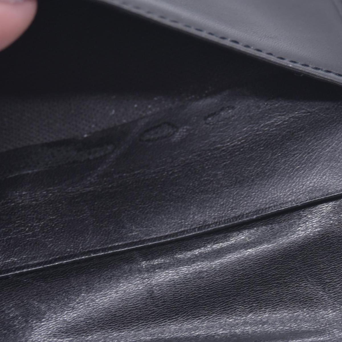 $590 Givenchy Black Ostrich-Effect Leather Clasp Wallet CONSIGNMENT 10021039