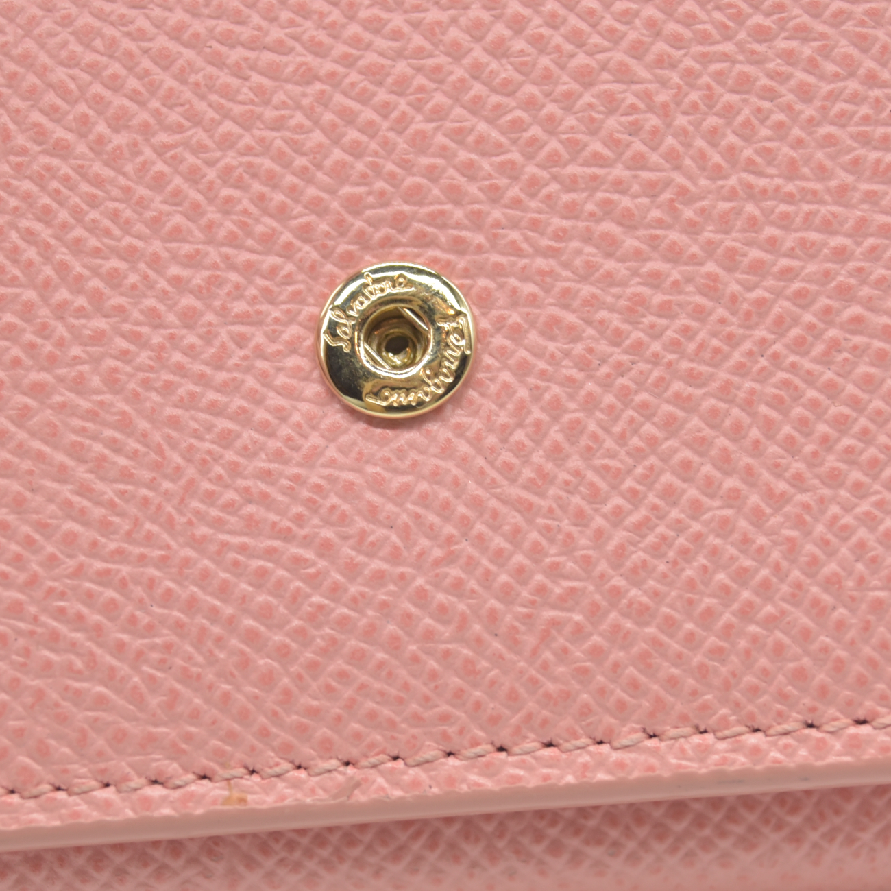 $600 Salvatore Ferragamo Vara Bow Compact Wallet