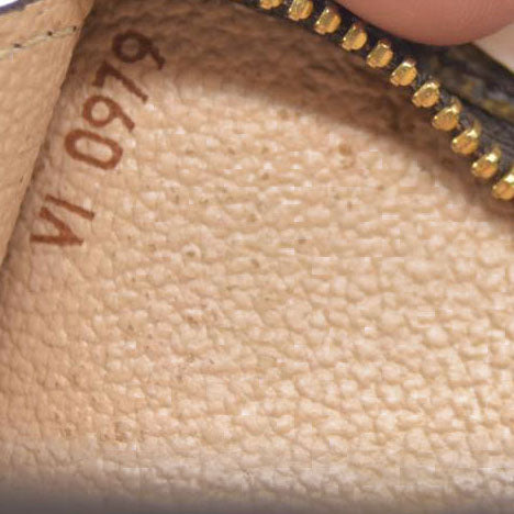 Louis Vuitton Monogram Bucket Pouch 23 VI0979