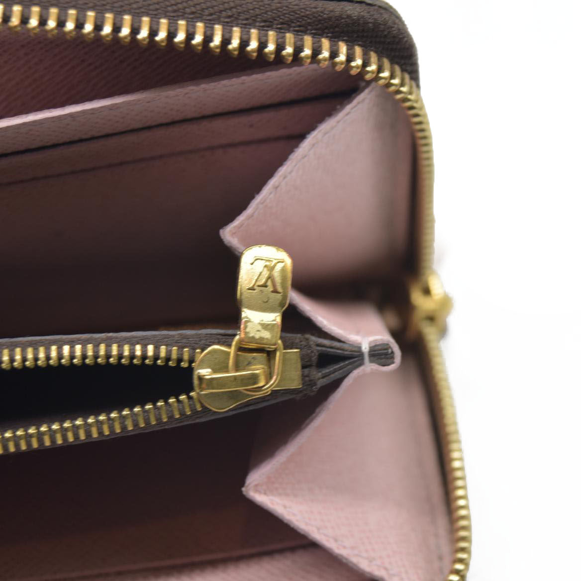 $630 LOUIS VUITTON Damier Ebene Portefeuille Clemence Zippy Wallet GI2116