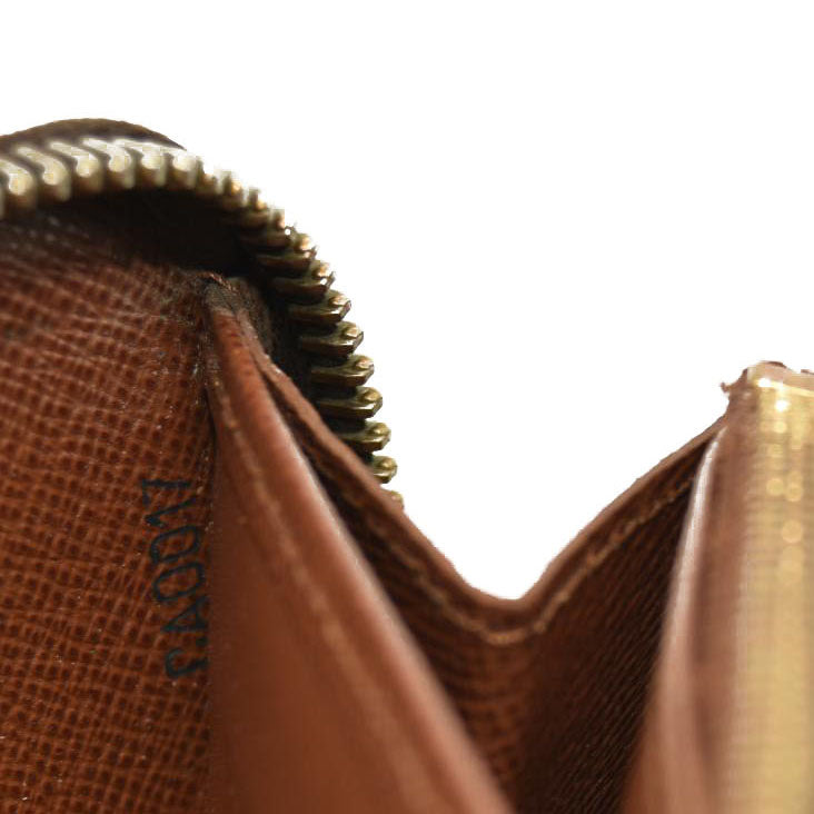 Louis Vuitton Monogram Zippy Wallet CA0017
