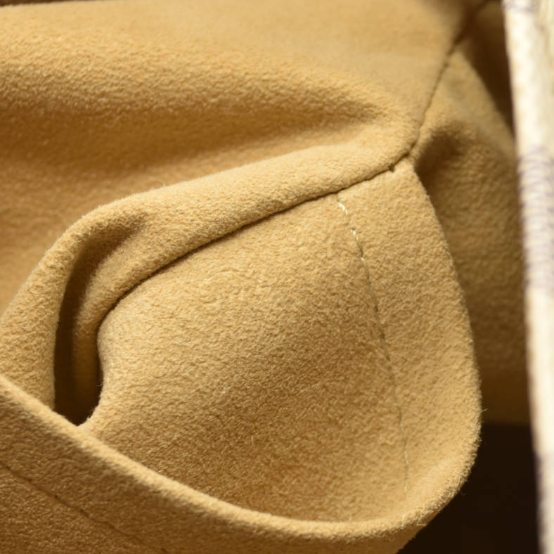 Louis Vuitton Damier Azur Artsy MM SD4184