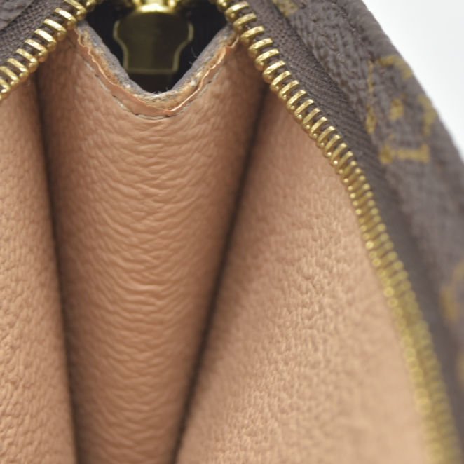 AUCTION $525 Louis Vuitton Monogram Bucket 23 Pouch FL1011