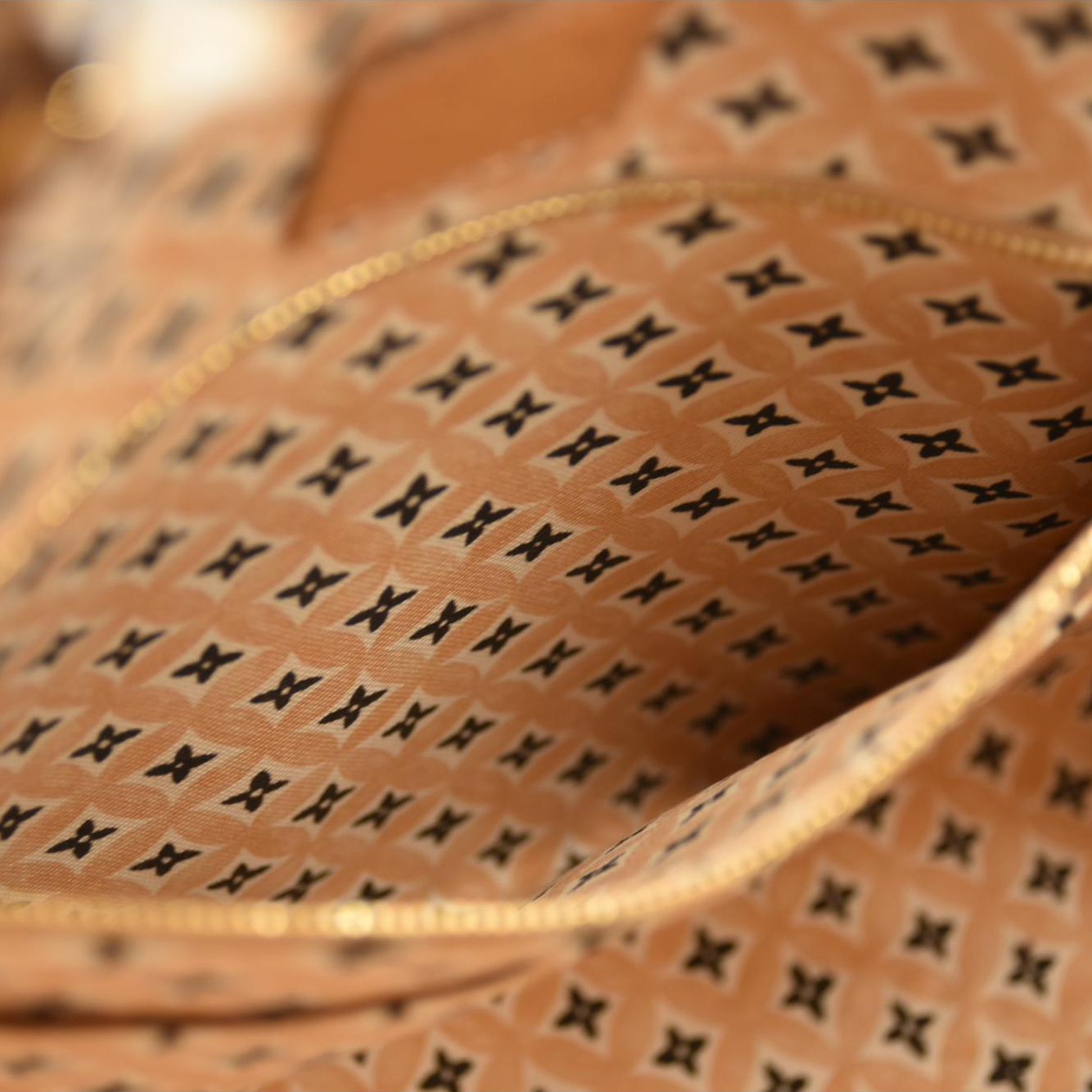 Louis Vuitton Monogram Giant By The Pool 2.0 Onthego MM Beige RFID