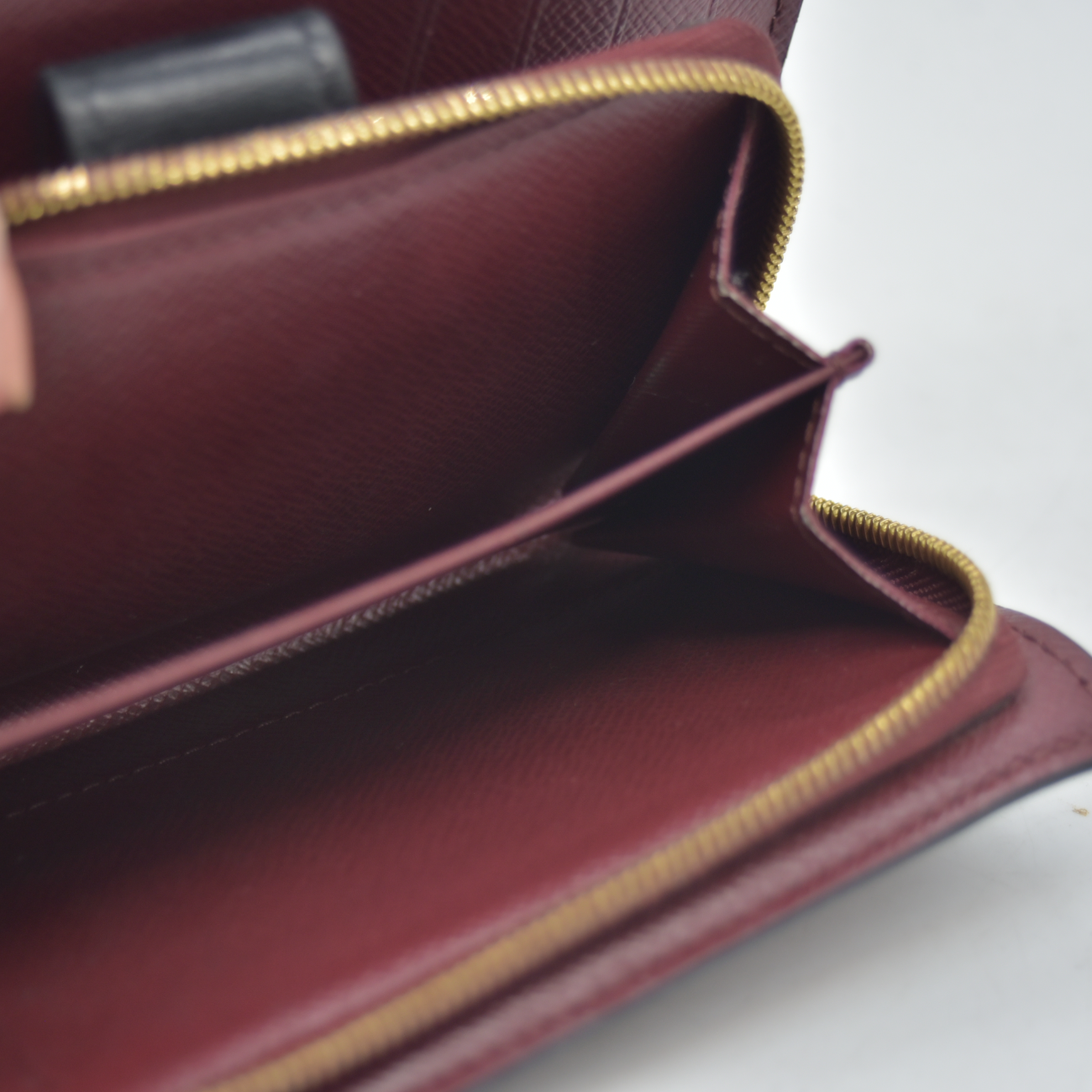 $770 Louis Vuitton Damier Ebene Bordeaux Juliette Wallet Red CONSIGNMENT