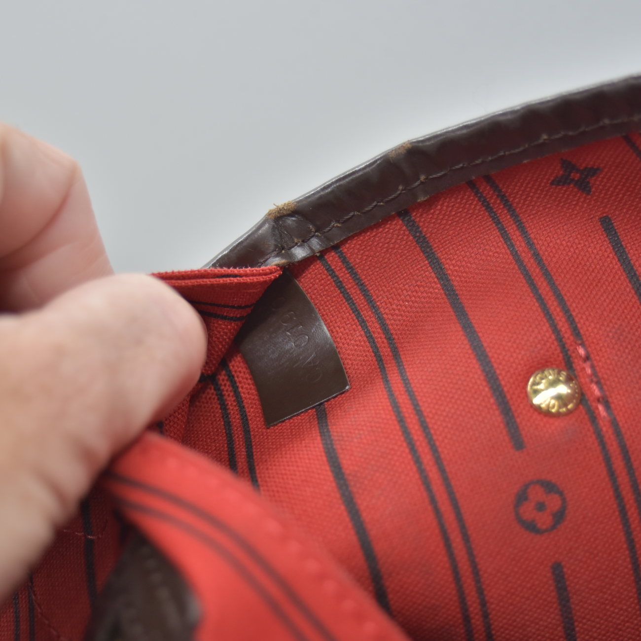 $2240 2010 Louis Vuitton Neverfull MM Damier Ebene CA0190