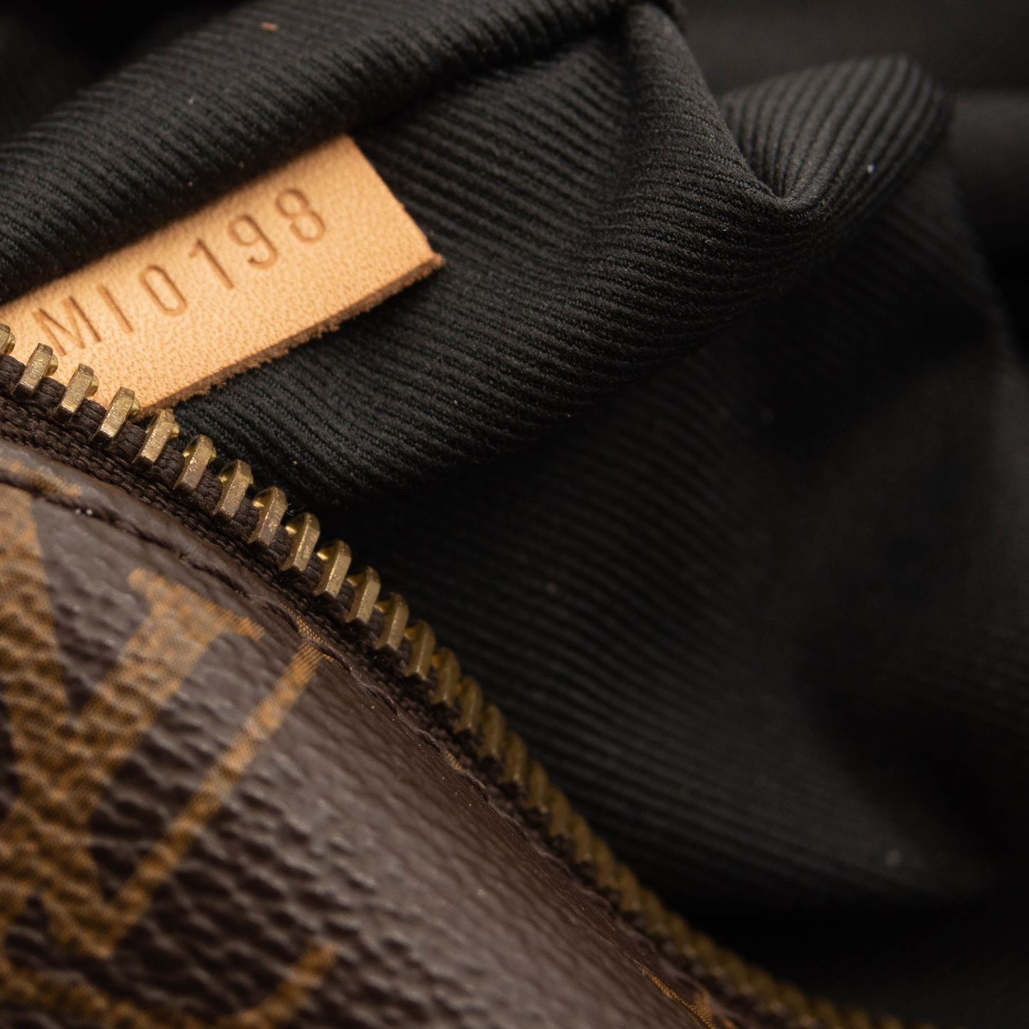 MI0198 Louis Vuitton Bumbag Brown Monogram Canvas Messenger Bag Fanny Pack