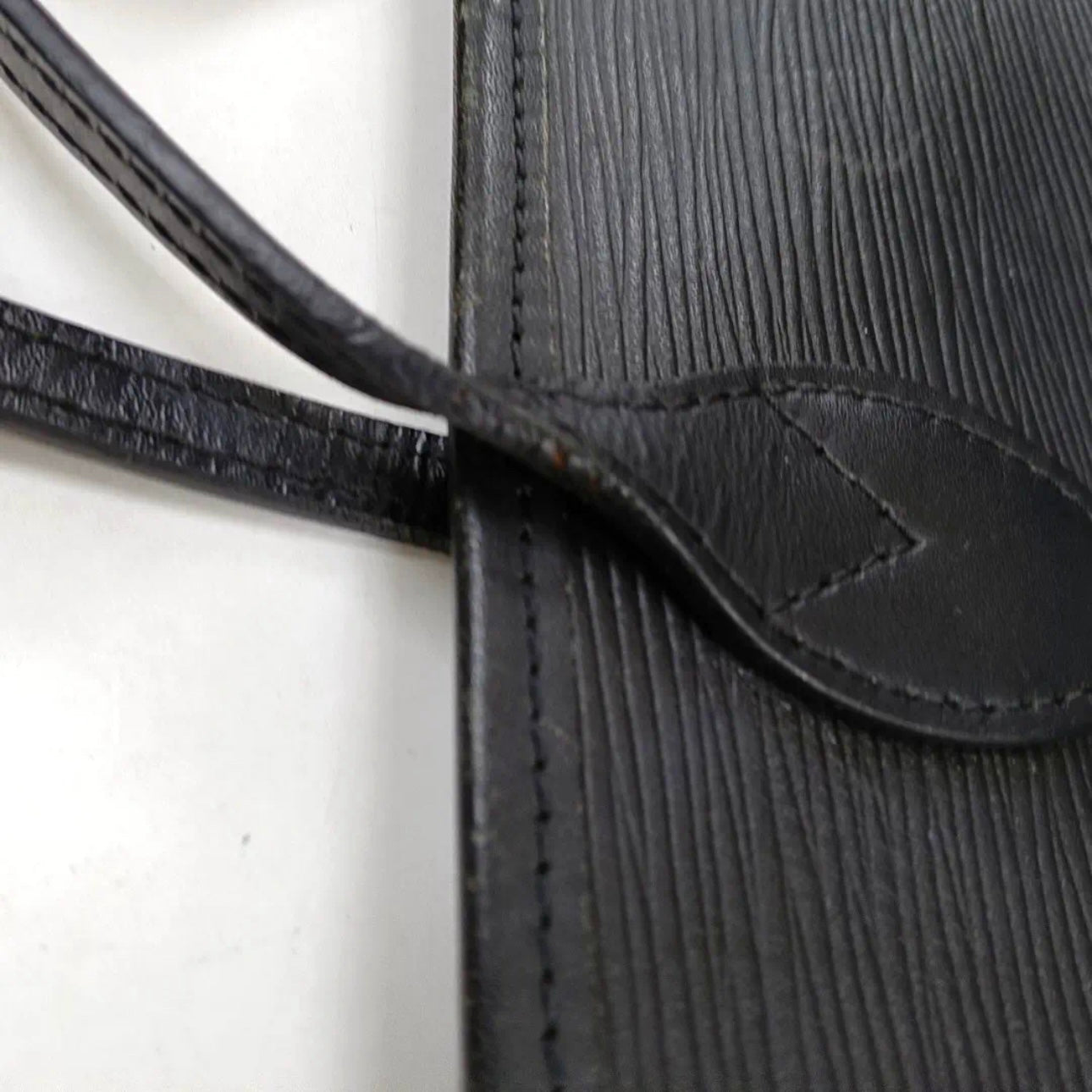 Louis Vuitton Neverfull MM Epi Black Leather Tote