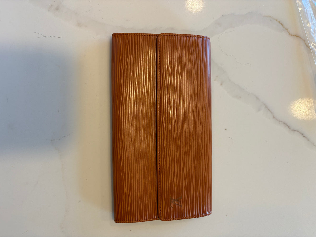 $340 LOUIS VUITTON Epi Leather Porte-Feuille Long Wallet Cognac CONSIGNMENT 10021509