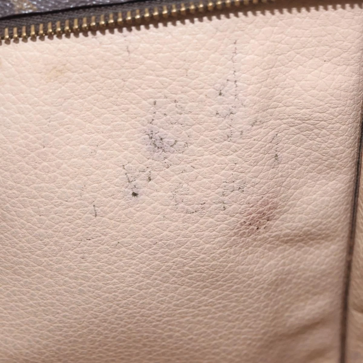 $760 1991 LOUIS VUITTON Monogram Toiletry Pouch 26 TH0971